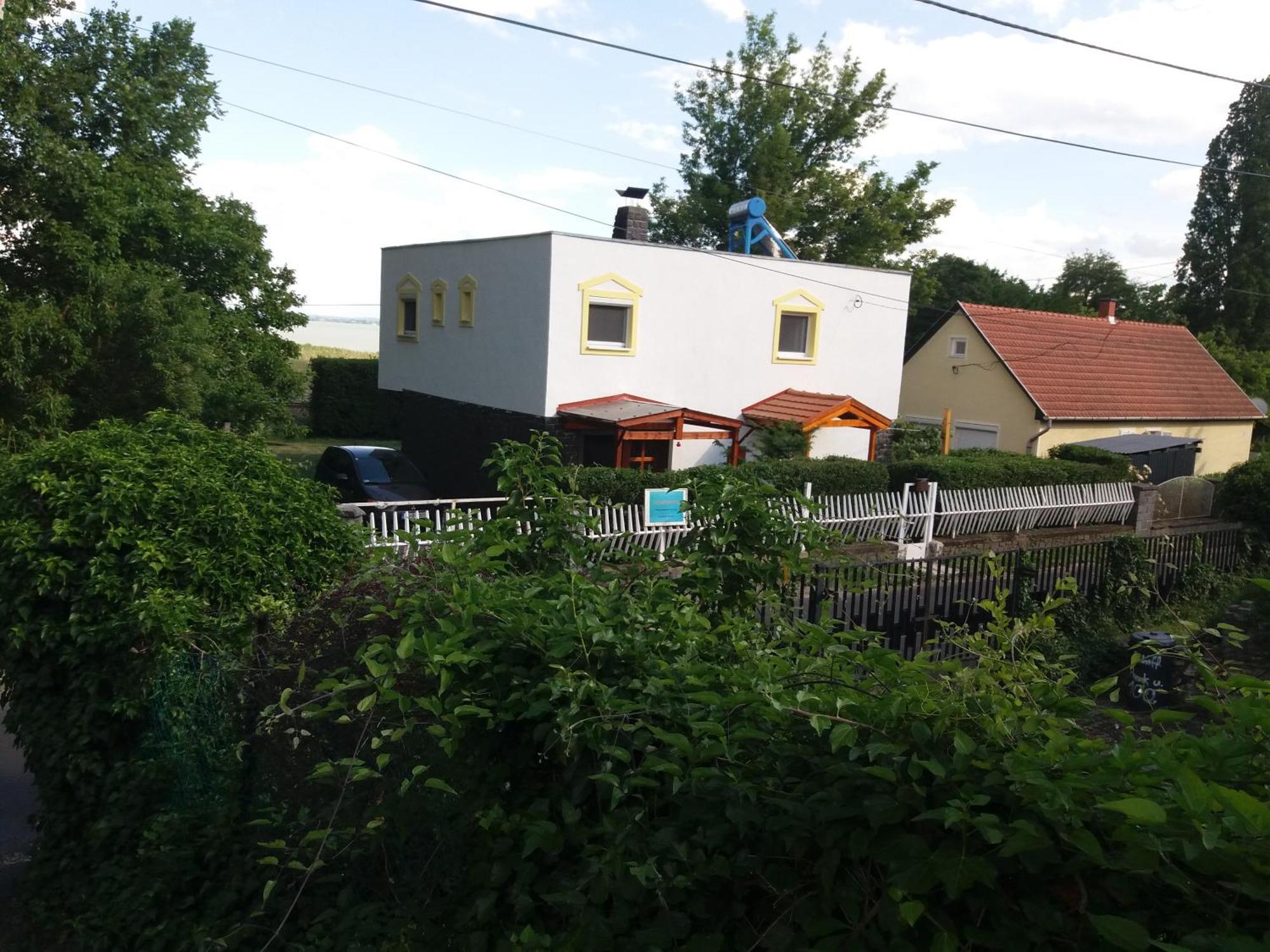 בדקסוניטומאי Badacsonyi Lugas Apartmanok מראה חיצוני תמונה